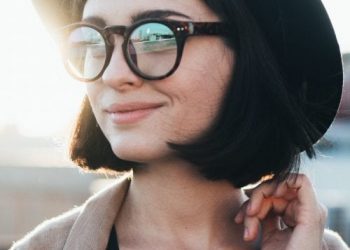 20+ rodzajów modnych grzywek dla młodych kobiet