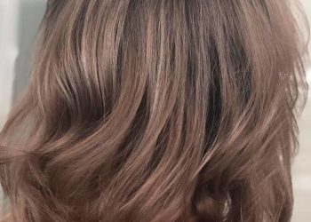 Ekscytujące pomysły na fryzury w kolorze popielatego brązu