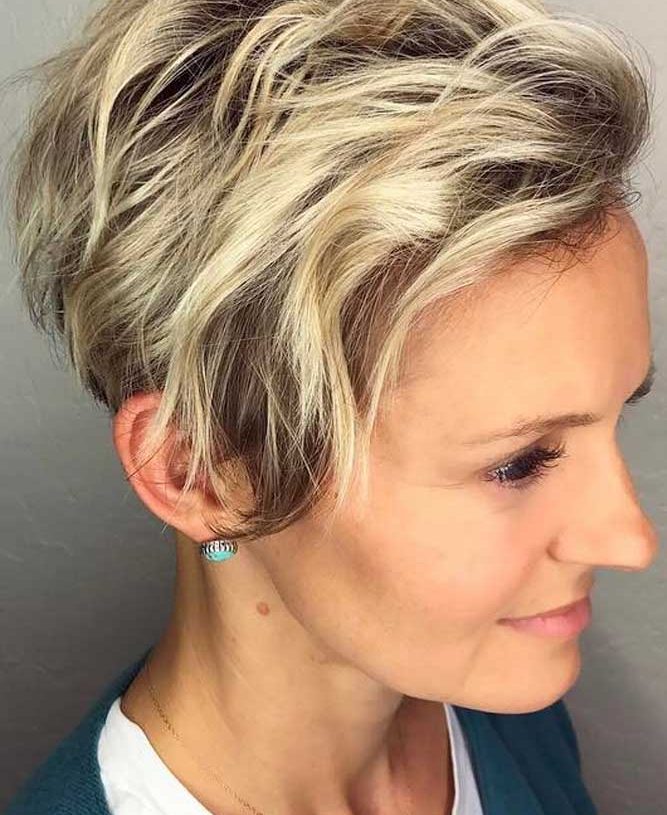 Klasyczne i eleganckie krótkie fryzury dla kobiet po 50