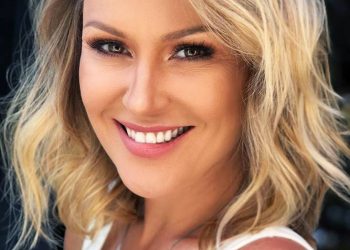 Modne blond włosy i pomysły na styl w 2021 roku