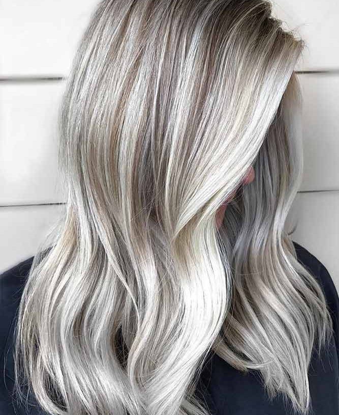 Najlepsze platynowe blond włosy w 2021 roku