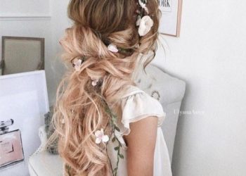 Urocze fryzury z kwiatami na każdy ślub