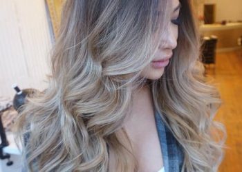 Wspaniałe sposoby na podkręcenie blond i srebrnych włosów