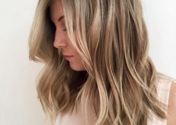 Modne fryzury z grzywką dla średniej długości włosów