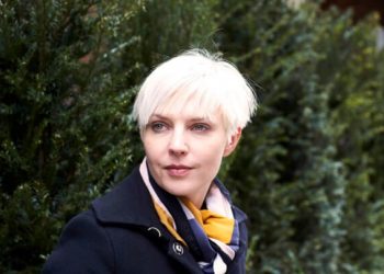 Najlepsze stylizacje platynowego blondu dla krótkich włosów