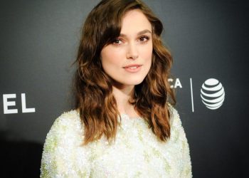 Boczne grzywki, które noszą gwiazdy